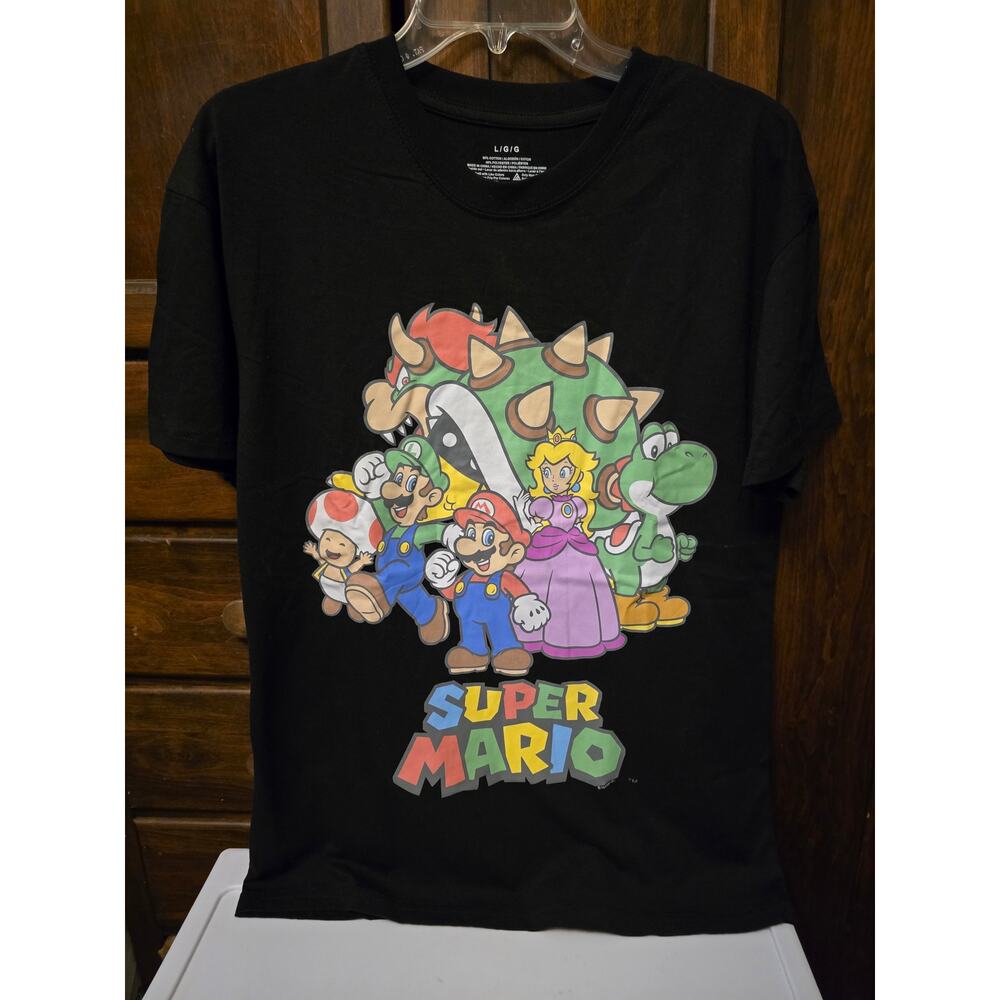 Super Mario T-shirt size Large